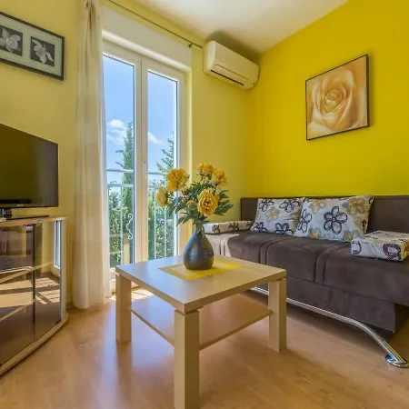 Dolores Apartment