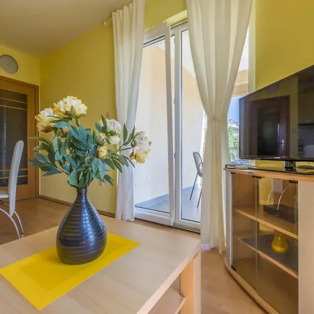 Dolores Apartment